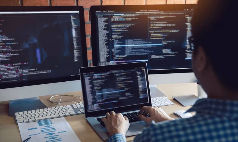 数据科学选型:R与Python如何赋能达州网站建设?